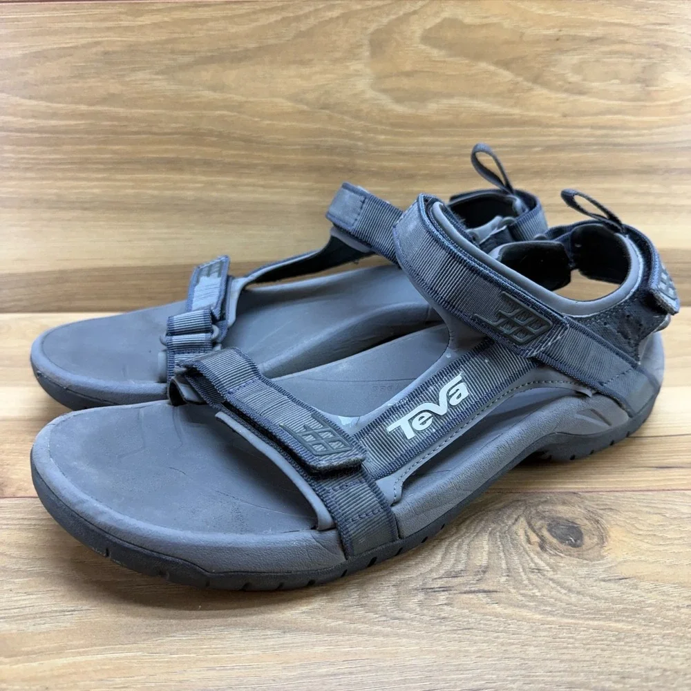 Teva mens size
